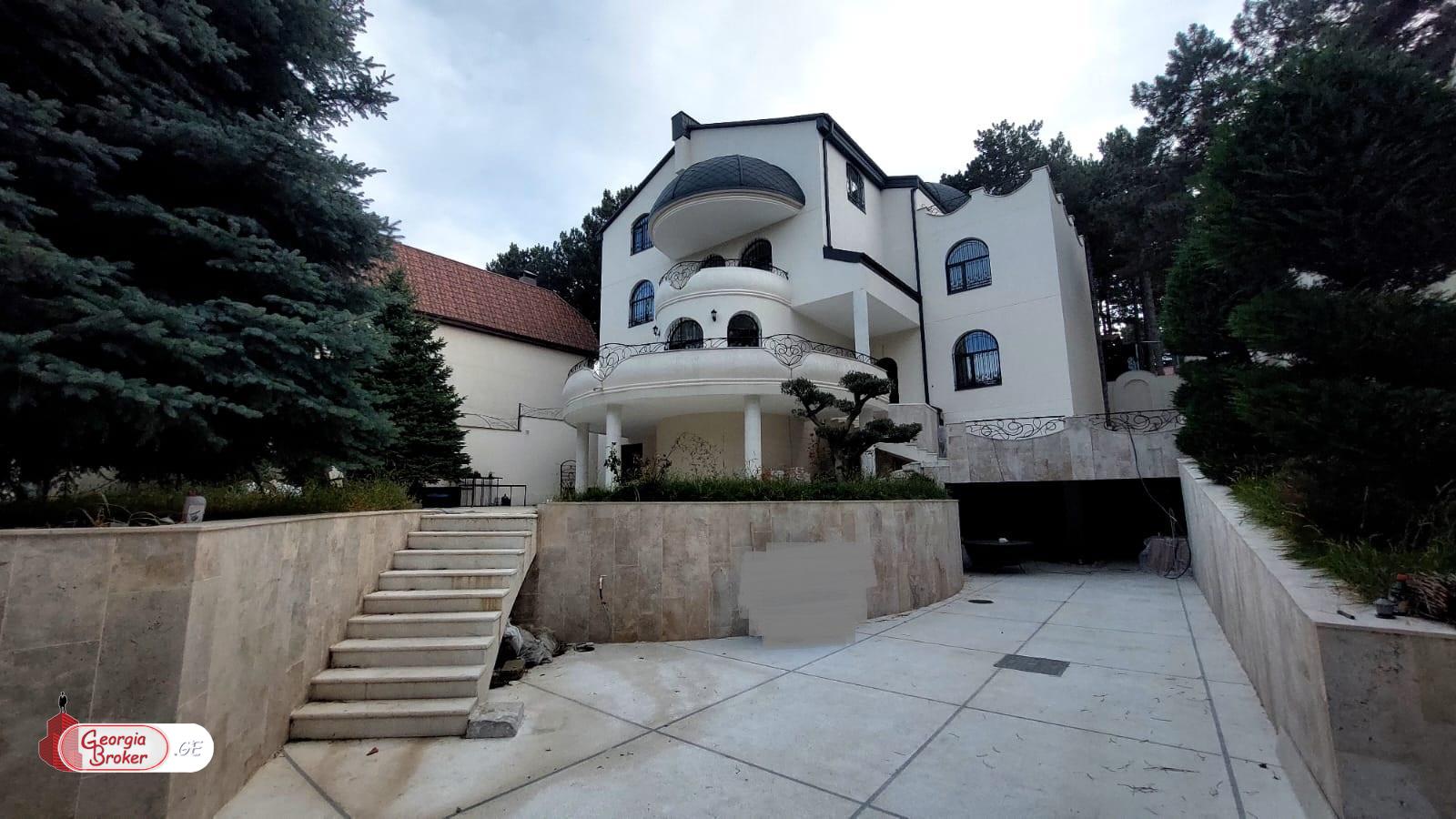 ქირავდება  ახალი  გარემონტებული  4სართულიანი  შენობა  წყნეთში